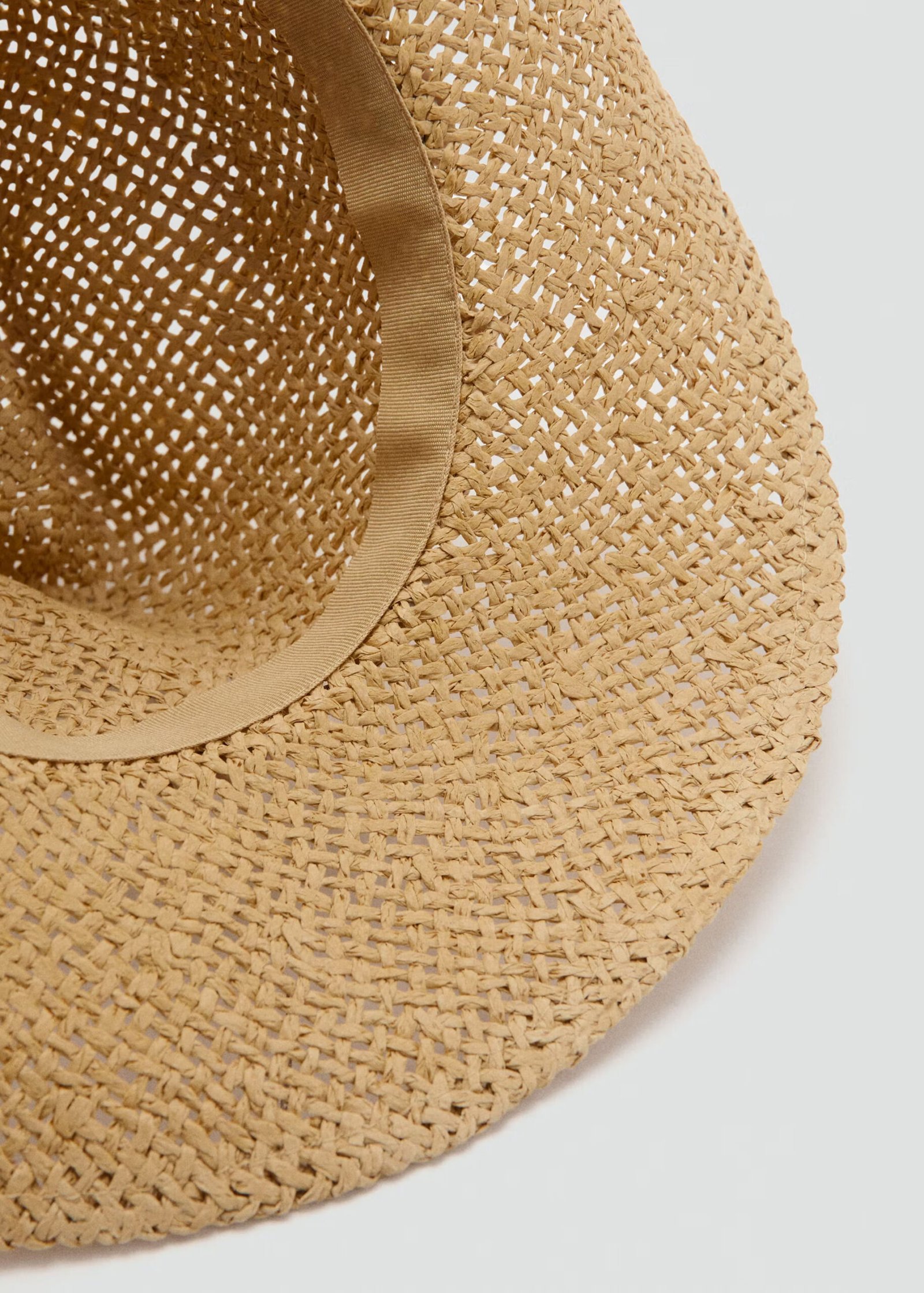 Natural fibre hat with shells - Image 2