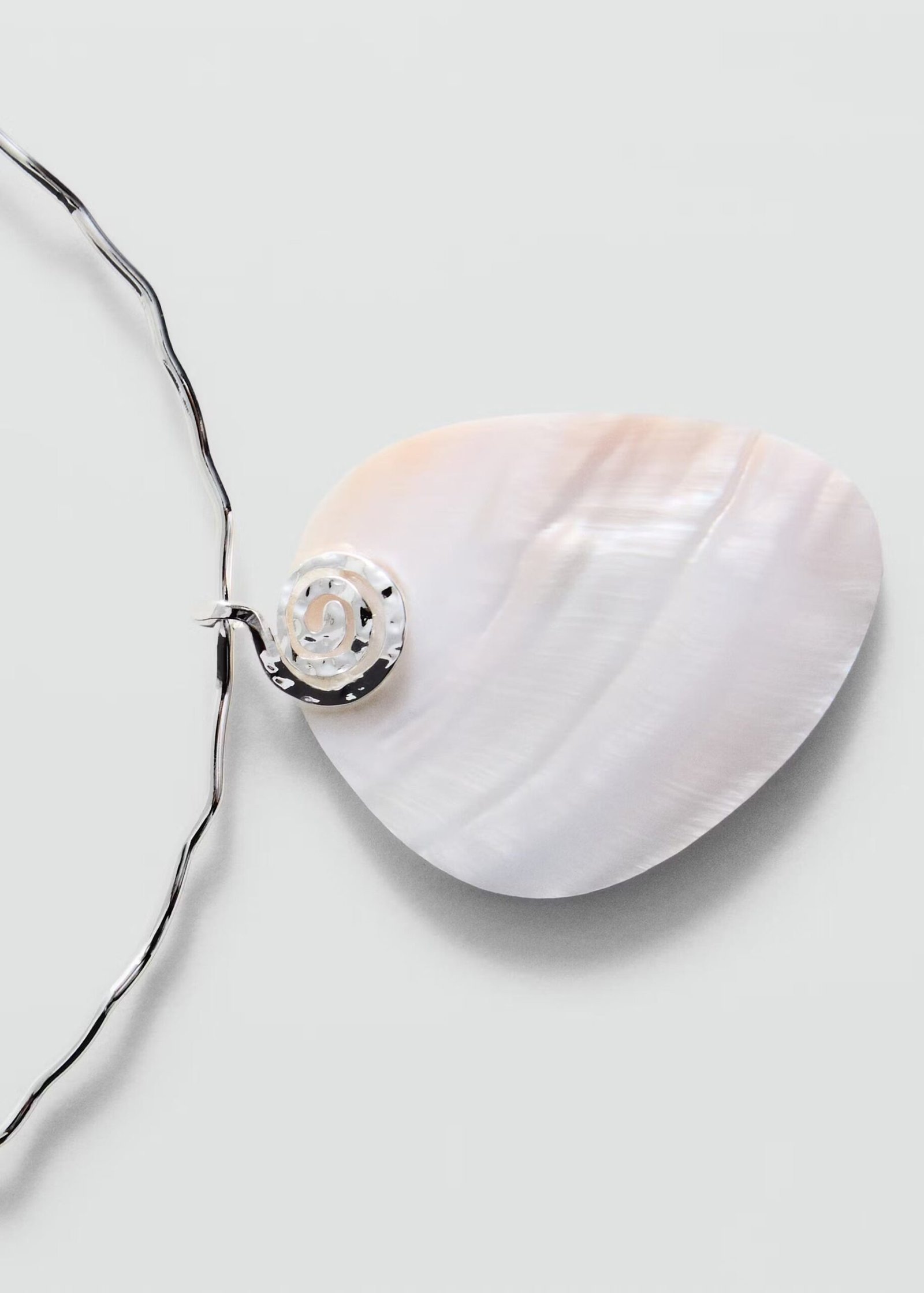 Rigid shell necklace - Image 3
